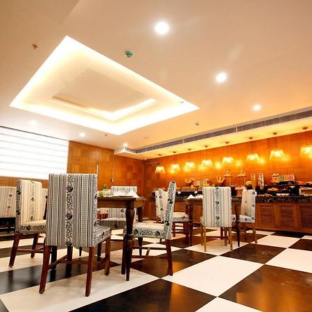 The Fern Residency Noida Hotell Exteriör bild