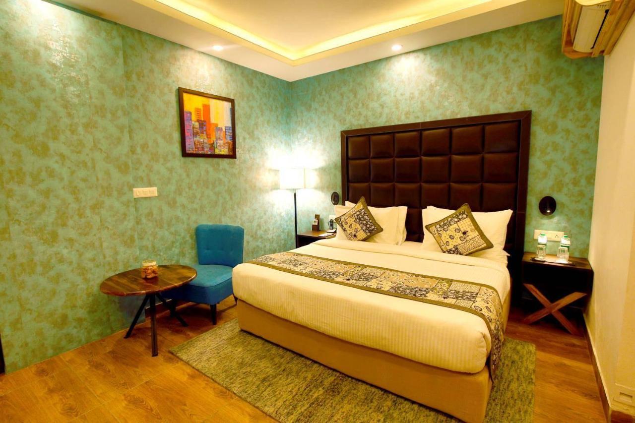 The Fern Residency Noida Hotell Exteriör bild