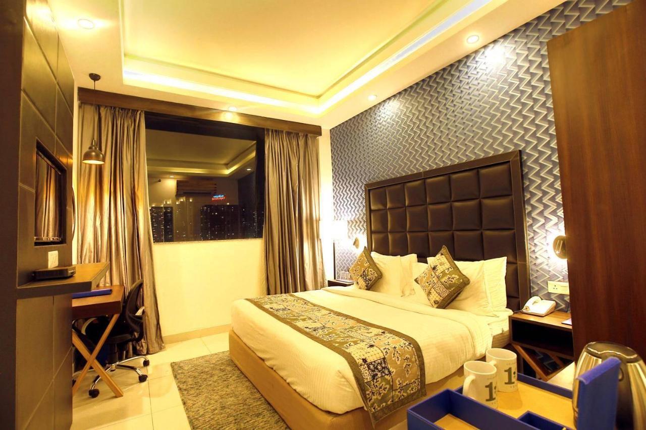 The Fern Residency Noida Hotell Exteriör bild
