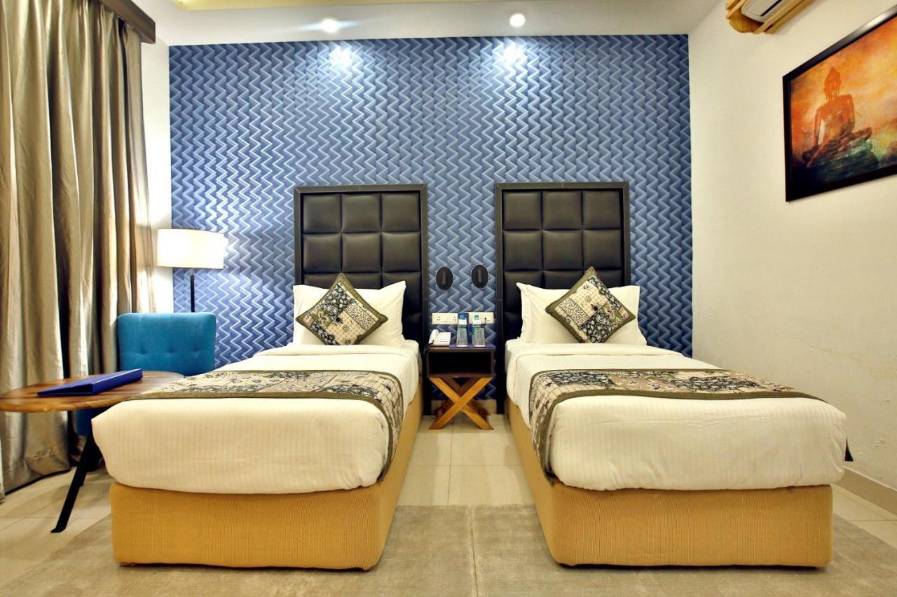 The Fern Residency Noida Hotell Exteriör bild